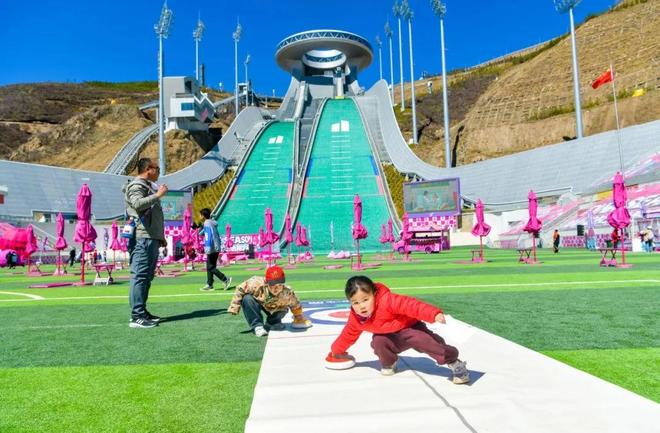 滑雪场开启“夏季运营模式”开元棋牌冰雪头条：全国多地(图14)