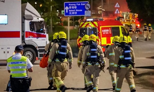 诚超其他三大家族谢霆锋何超琼500万开元ky棋牌四大家族为火灾捐款李嘉(图15)