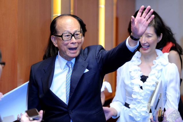 诚超其他三大家族谢霆锋何超琼500万开元ky棋牌四大家族为火灾捐款李嘉(图12)