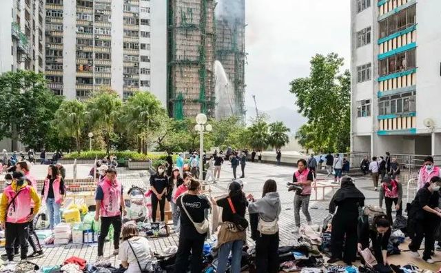 诚超其他三大家族谢霆锋何超琼500万开元ky棋牌四大家族为火灾捐款李嘉(图18)